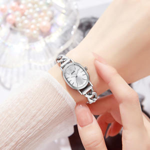 Reloj de Cuarzo de Aleación Pequeño con Esfera Ovalada y Brazalete de Cadena de Mezclilla Minimalista para Mujer, Gran Venta - Product Image 5