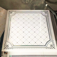 Panneaux muraux en PVC modernes, plafonds, carreaux carrés en bois de qualité pour la décoration intérieure, prix d'usine, style naturel