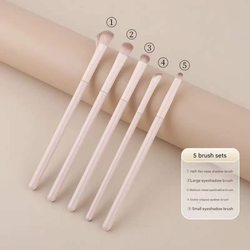 Juego de 5 brochas rosa claro con bolsa OPP.