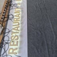 Lettres rétroéclairées en acier inoxydable 316 peintes sur mesure pour l'extérieur, épaisseur 30 mm, qualité supérieure pour la signalétique