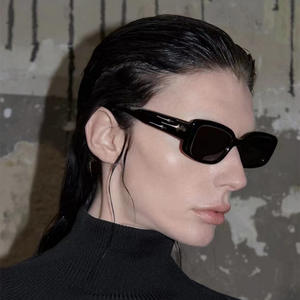 GM同一モデルのファッションスクエアサングラス女性用小フレームサングラスメンズメガネ - Product Image 1