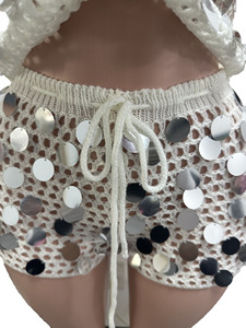 Completo Set da Spiaggia Donna 2026 all'Ingrosso in Maglia con Paillettes e Collo Halter, Top Halter e Pantaloncini Sopra il Ginocchio Estivi, Supporto Dropshipping - Product Image 2