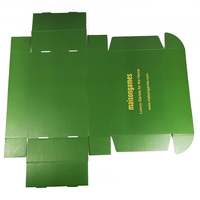 Dossiers en carton ondulé vert avec pelliculage mat et gaufrage, taille personnalisée, recyclables, en papier couché, pour l'expédition de chaussettes