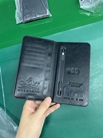 Cargador Portátil con Batería de Polímero de Litio de 8000 mAh, Tarjetero de Cuero PU, Cartera con Carga Inalámbrica para Teléfono, con Micro USB