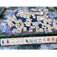 Set Ubin Mahjong Akrilik Amerika Mewah dengan Lukisan Bunga yang Indah, Dilengkapi Aksesoris Permainan Mahjong Keluarga AS