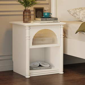 Table de chevet rétro française en bois massif avec rangement, meubles de chambre à coucher - Product Image 2