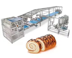Máquina de producción de pasteles de rollo suizo multifuncional de 300 kg/h, equipo de fabricación de pasteles de micrófono dulce suave para pastel de relleno central