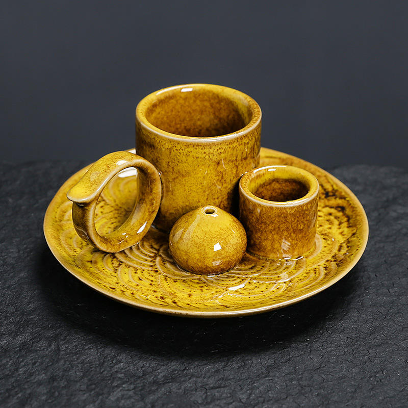 สีเหลือง