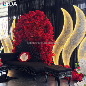 ฉากหลังงานแต่งงานแบบปรับแต่งได้ LEDA สำหรับงานอีเว้นท์ในร่ม ทำจากโลหะสีขาว ประดับด้วยหญ้าทะเล - Product Image 4