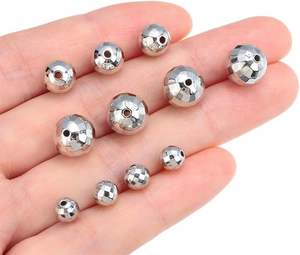 SOJI Vente en gros de perles rondes argentées effet <span class=keywords><strong>boule</strong></span> <span class=keywords><strong>disco</strong></span>, réfléchissantes et <span class=keywords><strong>à</strong></span> facettes, pour la fabrication de bijoux et bracelets, en plastique Lucite - Product Image 4