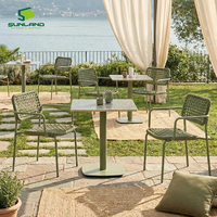 Ensemble de salle à manger d'extérieur moderne et durable, chaises en aluminium avec cordage tressé, table en pierre frittée pour jardin, terrasse, meubles de patio