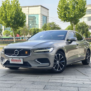 Coche usado Premium Volv-o <span class=keywords><strong>S60</strong></span> 2022 Modelo B4 Smart Luxury Edition, versión original - Product Image 1