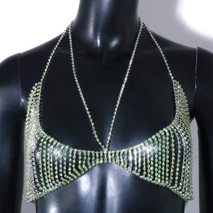 سلسلة صدر أوروبية أمريكية جديدة عصرية من سبيكة مطلية باللون الأخضر بتصميم نادي ليلي مثير ولامع مرصع بأحجار الراين - Product Image 4