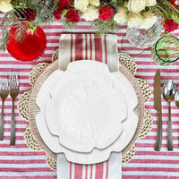 L'ensemble d'assiettes à dîner en porcelaine de qualité supérieure présente des motifs exquis en forme de feuille avec des détails texturés en céramique de haute qualité