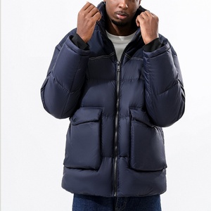 Veste matelassée décontractée pour homme sur mesure, grande taille, avec col montant, fermeture éclair et poches de type suspension pour l'hiver - Product Image 1