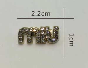 Broches de Moda de Lujo para Mujer, Hechos a Medida, Personalizados, con Cadena de Letras de Acero Inoxidable y Diamantes de Imitación, de Alta Calidad, Venta al por Mayor - Product Image 3