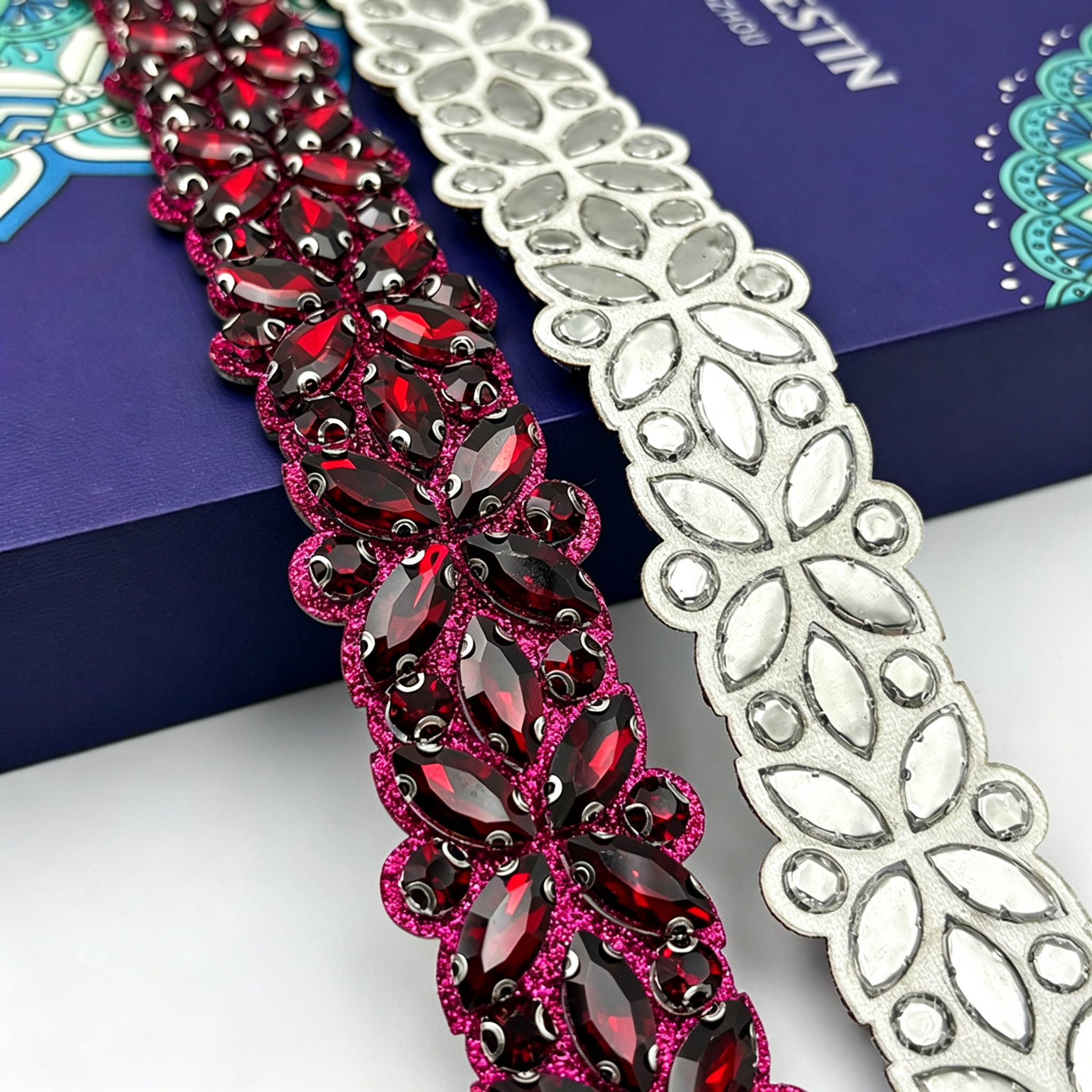 Rouge profond + paillettes rouge profond