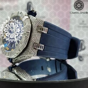 Montre en diamant moissanite de qualité supérieure, bijoux de mode de haute qualité, montre-bracelet pour hommes et femmes, disponible à la vente - Product Image 3