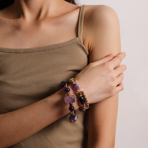 Bracelet tendance en perles d'améthyste naturelle, de quartz blanc et d'<span class=keywords><strong>hématite</strong></span> <span class=keywords><strong>dorée</strong></span> de formes variées, idéal pour les fêtes et les vacances - Product Image 6