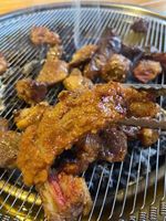 Grille de barbecue ronde en fil métallique avec poignée pour cuisson à la vapeur, refroidissement et cuisson au barbecue coréen