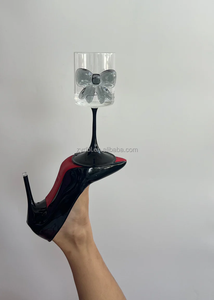 แก้วทรงสูงดีไซน์โบว์เก๋ไก๋ <span class=keywords><strong>ราคา</strong></span>พิเศษสำหรับสินค้ามาใหม่ แก้วไวน์ค็อกเทลขาสีดำทันสมัย ประดับโบว์วิบวับ เหมาะสำหรับเป็นของขวัญและใช้ในชีวิตประจำวัน - Product Image 3