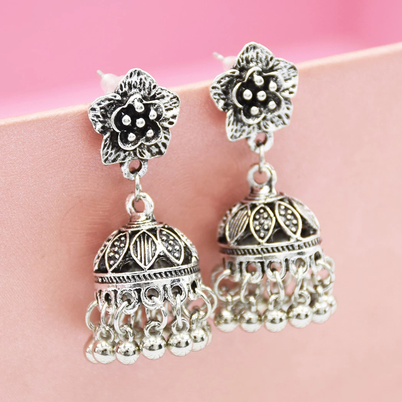 Orecchini pendenti retrò indiani Jhumki Bell Huggie Hoop Orecchini Bollywood ossidato tradizionale Jhumka goccia grandi orecchini a cerchio aperti gioielli Boho regalo per donne ragazze (Argento