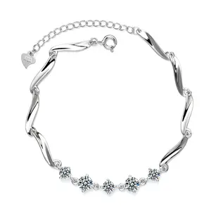 Bracelet torsadé en argent S925 bijoux de mode gracieux en diamant à quatre griffes pour femmes