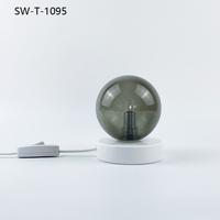 Lampe de table en verre haut de gamme, globe doré, petite, ambiance café, chambre à coucher, décoration, lampes de table LED avec matériaux de haute qualité
