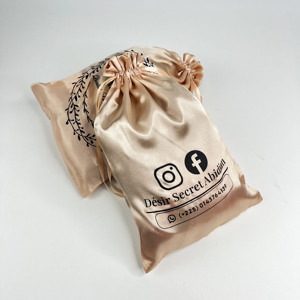 Bolsas de Satén Personalizadas con Cordón, Asa de Cinta y Patrón de Letras, Bolsas de Satén con Cordón y Logotipo Impreso - Product Image 3