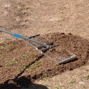 Manual <strong>Lawn</strong> Care Fertilizer Spreader for Spreading <strong>Topsoil</strong> and Compost Garden Spreaders for <strong>Lawns</strong> - Product Image 4