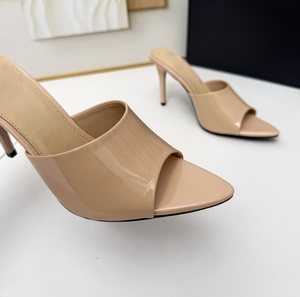 Sandales à talons hauts pour femmes, personnalisées, couleur nude, à bout pointu, avec semelle intérieure en cuir, style sexy et mature, polyvalentes pour cocktails - Product Image 2