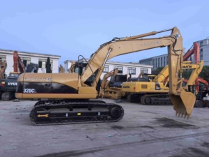 Excavatrice Caterpillar 320CL d'occasion, modèle 2016 d'origine japonaise, poids opérationnel de 21760 kg avec composant moteur essentiel - Product Image 2