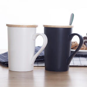 Juego de tazas de cerámica personalizables con tapa y cuchara, acabado mate, para café, té, regalo. - Product Image 1