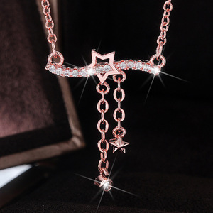 Collana con stella in oro rosa con strass di cristallo, ciondolo alla moda per l'uso quotidiano da donna - Product Image 1