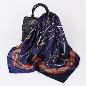 Nuevo Pañuelo Cuadrado Versátil con Patrón de Cadena, Estilo Vintage de Alta Gama, 90 <span class=keywords><strong>x</strong></span> 90 cm, Pañuelo Estampado para <span class=keywords><strong>Mujer</strong></span>, Venta al Por Mayor - Product Image 3