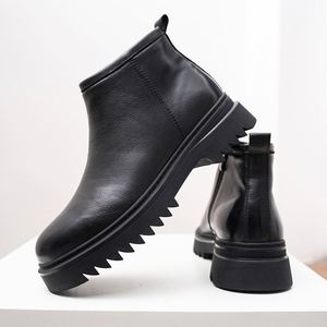 Chaussures d'hiver pour hommes en cuir, chaudes et douces, surface en cuir, doublure en pure laine, imperméables, antidérapantes, à enfiler - Product Image 1