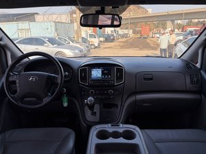 2019 BLANCA Nueva Minivan Diésel Blanca de 12 Asientos con Asientos Calefactables y Ventilados, Navegación y Cámara, Coche Coreano - Product Image 3