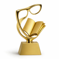 Trophée doré en forme de toque de diplômé, plaque de récompense en zinc écologique finition or brossé, cadeaux de bienvenue