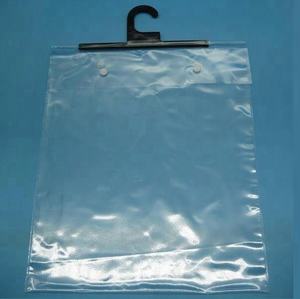 Sac transparent à fermeture à crochet - Conception avec cintre pour l'affichage des marchandises, le rangement des vêtements et l'emballage des produits de vente au détail - Product Image 3