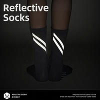 Chaussettes réfléchissantes en coton tricoté, antidérapantes, qui brillent dans le noir, pour la sécurité nocturne, haute visibilité, pour le cyclisme, la course à pied, pour les jeunes, les hommes et les femmes
