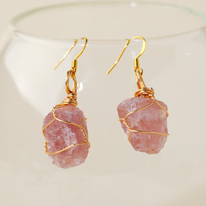 Pendientes Colgantes de Cristal Natural en Bruto con Alambre Dorado para Mujer, Venta al por Mayor - Product Image 4