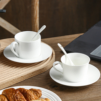 Vente en gros logo personnalisé classique tasse à café expresso soucoupe ensembles tasse à café en céramique blanche pour restaurants
