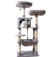 Arbre à chat double colonne avec cachette, hamac suspendu latéral, petite plateforme d'accès, plusieurs poteaux en sisal et jouet à balle