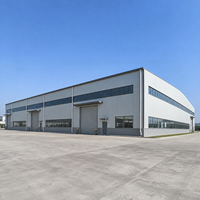 Entrepôt à grande portée en structure métallique, panneaux composites isolés, atelier métallique, centre logistique industriel résistant aux intempéries