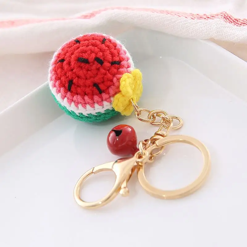 Vente en gros de porte-clés mignon crochet fruit, accessoires de breloque de sac tricotés à la main kawaii pastèque orange fraise fruit alimentaire