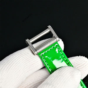 Reloj mecánico automático de lujo para dama, caja en forma de barril de cerámica rosa, estilo Filadelfia, esfera de color, correa verde - Product Image 6