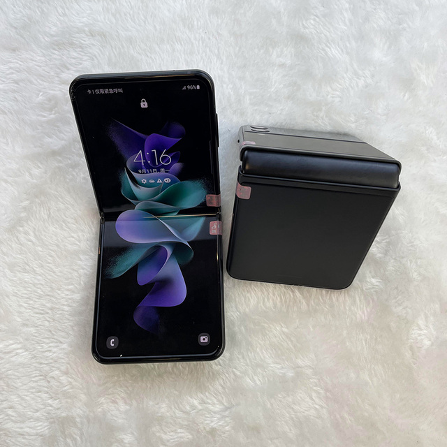 Wholesale Used Mobile Phones for Galaxy Z Flip 3 Global Unlocked Low Price a Condition 256GB Storage Cheapest 5g