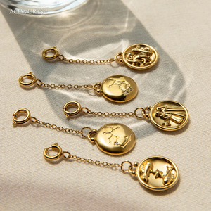 Amuletos de Bikini con Signos del Zodíaco |   Colgantes de Horóscopo en Acero Inoxidable con Baño de Oro PVD de 18K para Trajes de Baño y Ropa Interior - Product Image 4