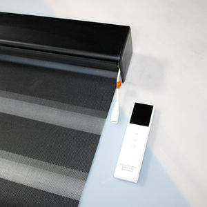 Rideaux zébrés motorisés au design moderne - Fonctionnement fluide jour et nuit pour appartement/fenêtre en <span class=keywords><strong>baie</strong></span> - Product Image 4
