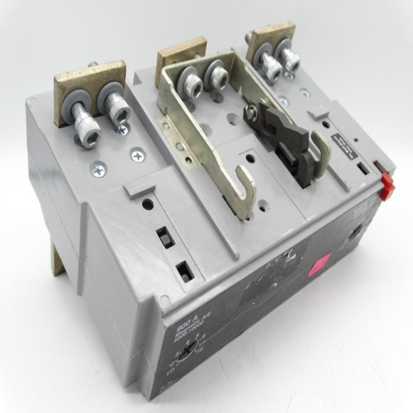ND62T900 CIRCUIT BREAKER
